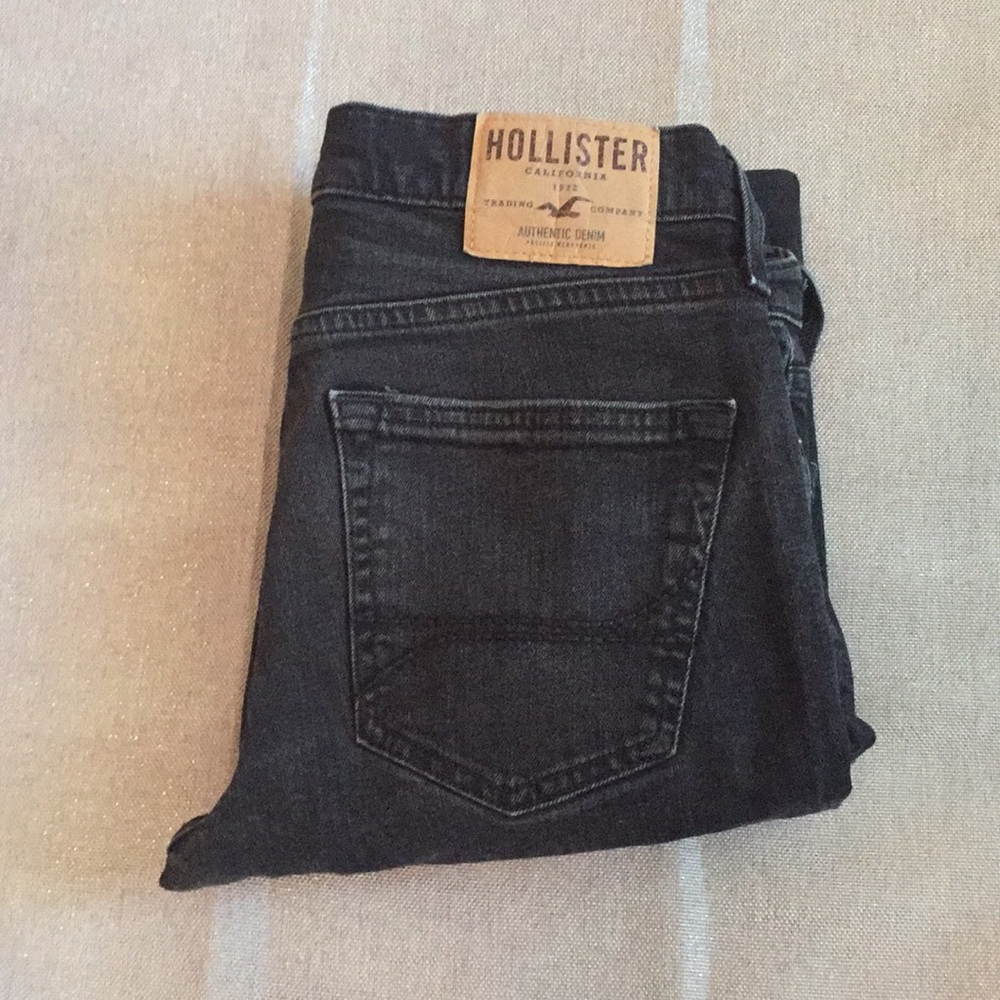 Men’s black Hollister skinny jeans